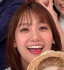 井上清華年収の真相暴露！フリー転身で億超えの可能性を解説